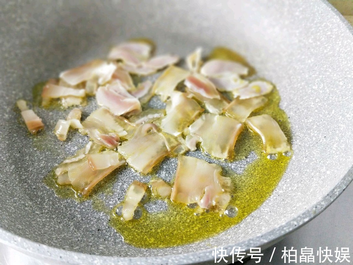腌笃鲜|笋干简单又好吃的做法,和咸肉青椒一起炒,鲜美下饭,太好吃了