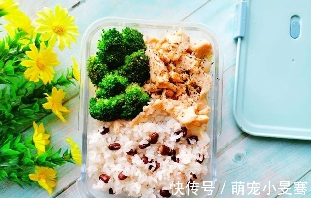 关晓彤晒出减肥食谱,全是妈妈亲自搭配,难怪个高还那么瘦,服气