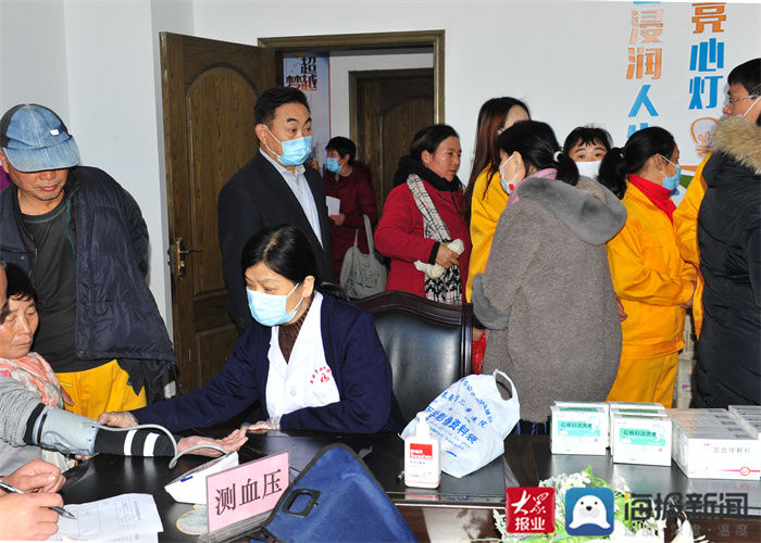 活动现场|泰安市妇幼保健院开展“我为群众办实事 专家义诊进企业”主题党日活动