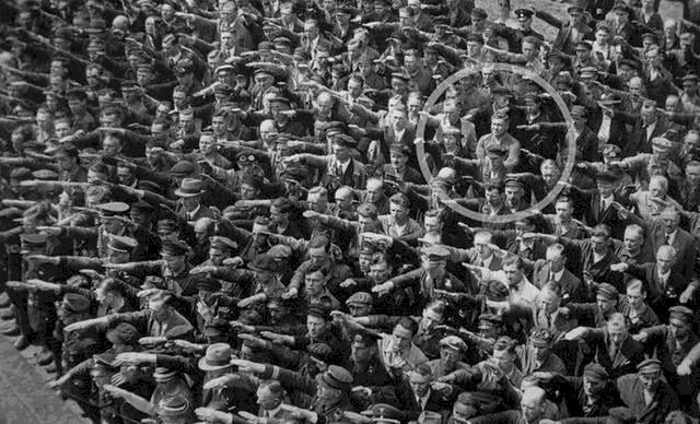 过目难忘|历史上那些让你过目难忘的图片：特工时期的普京、未化妆的梦露