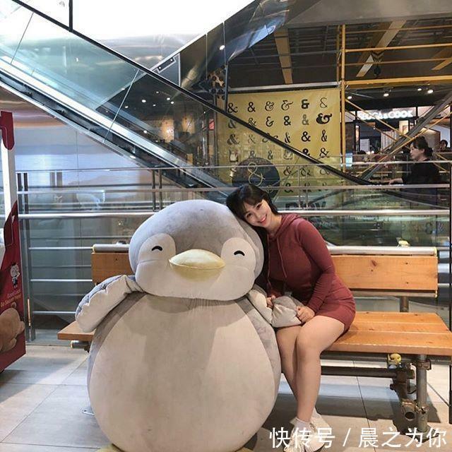 深蹲|微胖美女钟情深蹲和杠铃硬拉训练，坚持健身的她，收获完美身材