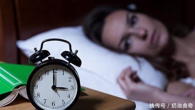 磨牙|晚上睡觉时，若有这4个表现，或许说明肝不好，中招的人别大意