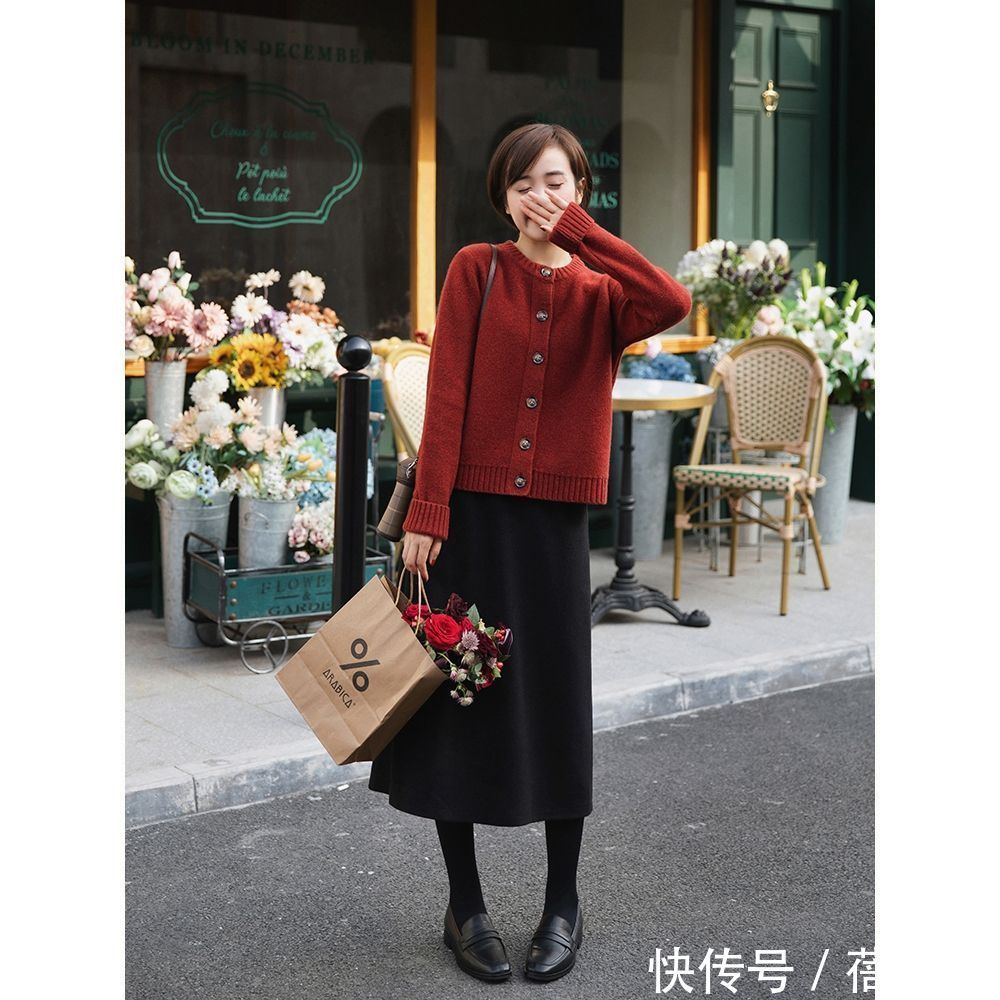 版型|梨形身材女生秋冬必备3件套,针织衫、半身裙、大衣,帮你选好了