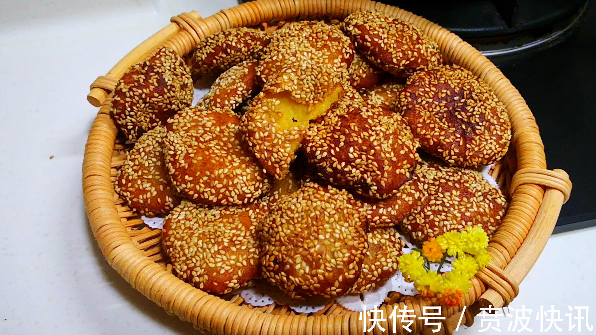 红薯片|天冷了多吃红薯，教你做红薯饼，不加面粉不加水，外酥里软鼓大泡