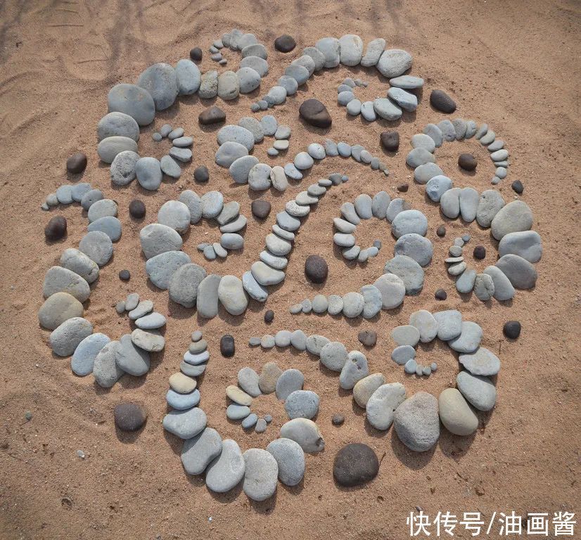陆地|堆石头的艺术家又来了,最新作品艺术感更强,治愈强迫症