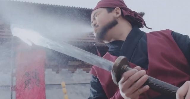 临刑之前|古代死囚吃断头饭时,碗中为何放着一块生肉?原来这肉还有大用