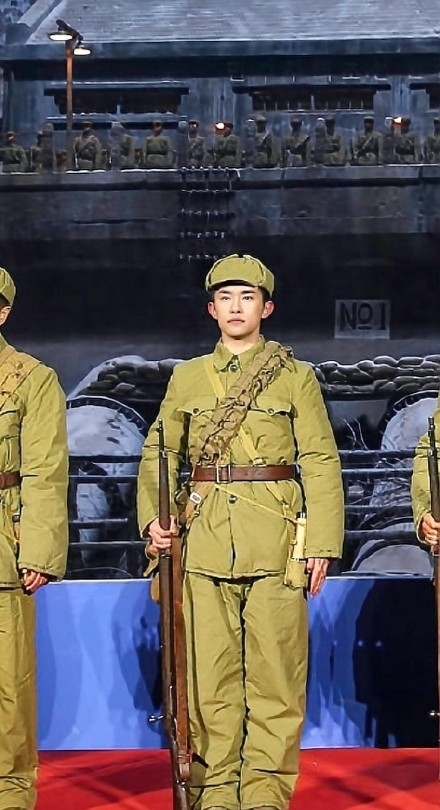 中国医生|年轻艺人敬业精神有多强大,易烊千玺时隔半年终出关,引爆热搜