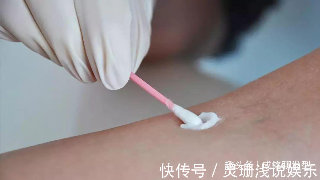 染发剂 老年人染发应注意什么?怎样染不伤发又好看?一年染几次最安全?