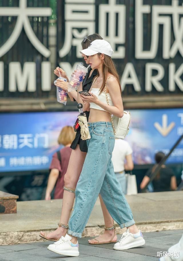 选好适合自己的打底裤，造型个性又有时尚感，清凉舒适