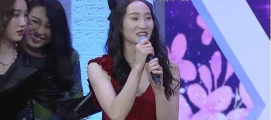 舞蹈表演|王一博录节目被嘲太肤浅？被女嘉宾选中做舞伴后，手上全是细节