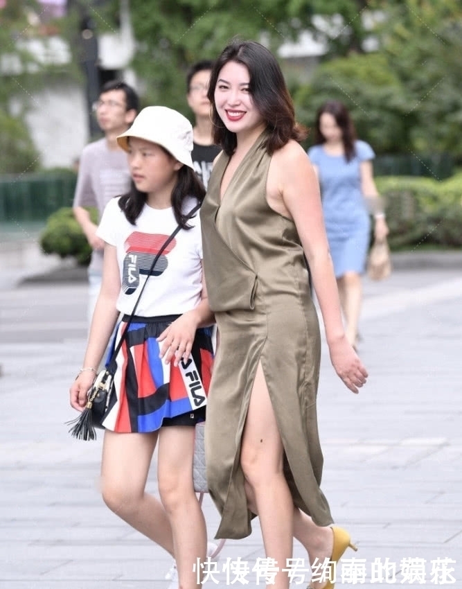 背影好看的辣妈,不看正面也能迷倒路人吧