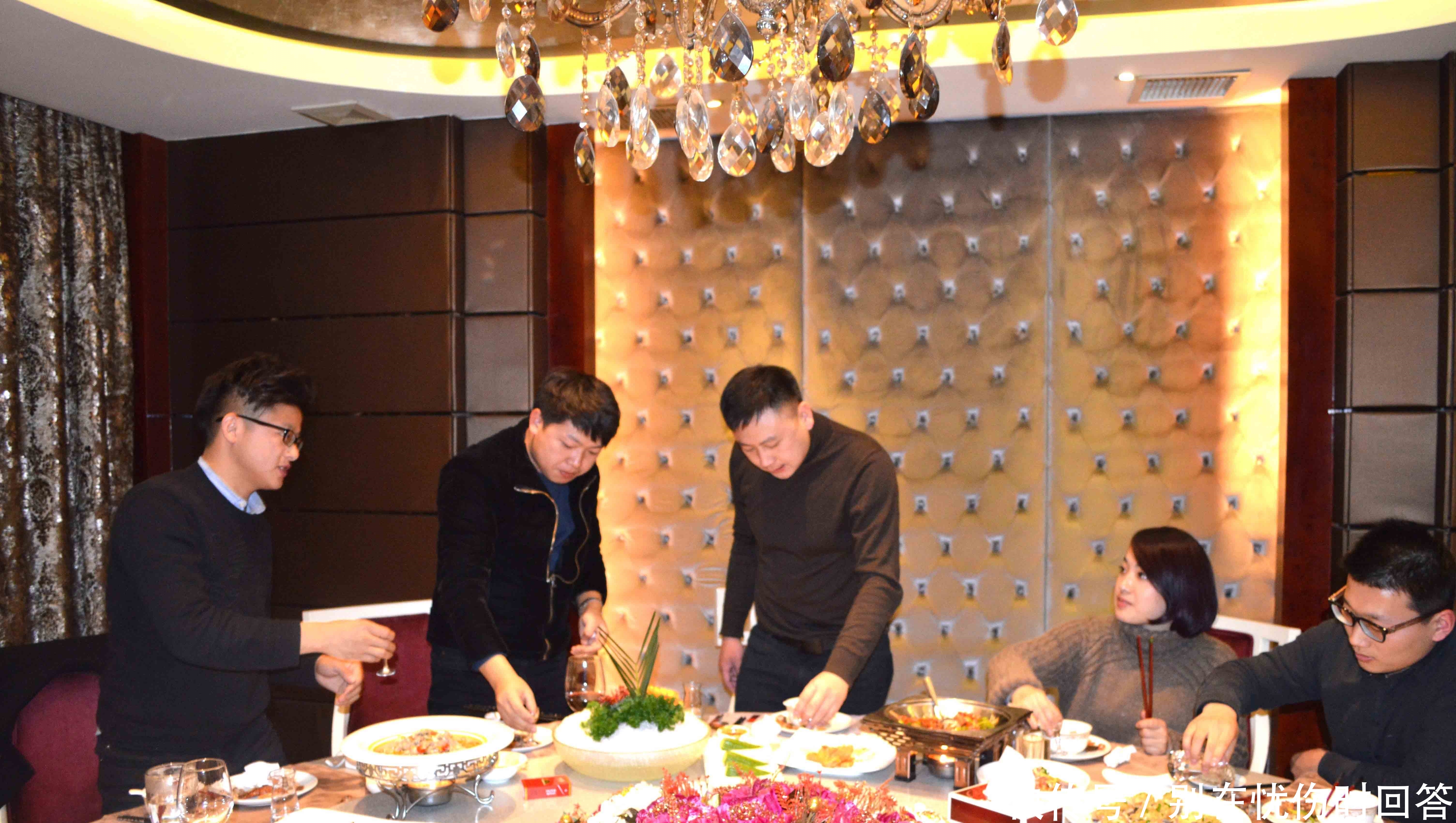 喝酒|社交实录:喝酒能成事,喝多能坏事