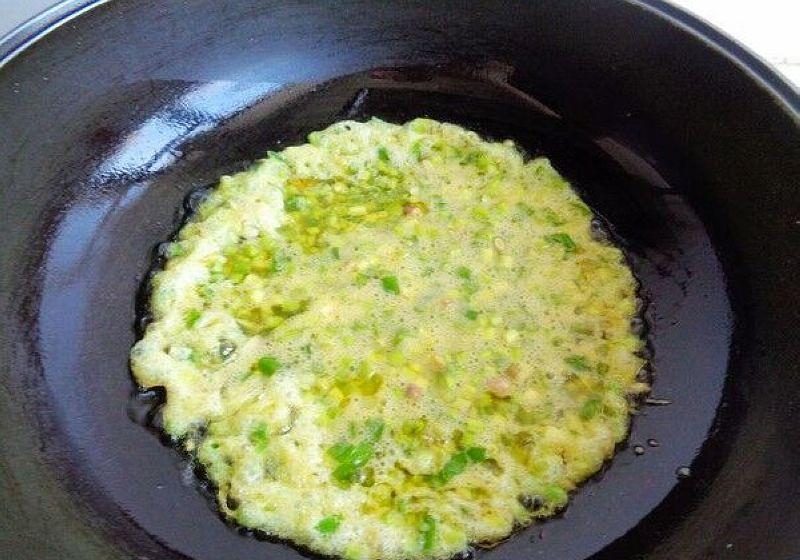 我家下雨天早餐，四种搭配，玉米粥配油馍，好吃又暖和