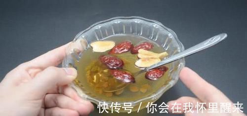 红枣|葡萄干加红枣一起泡水喝,真是厉害了,解决了很多人困扰的烦恼