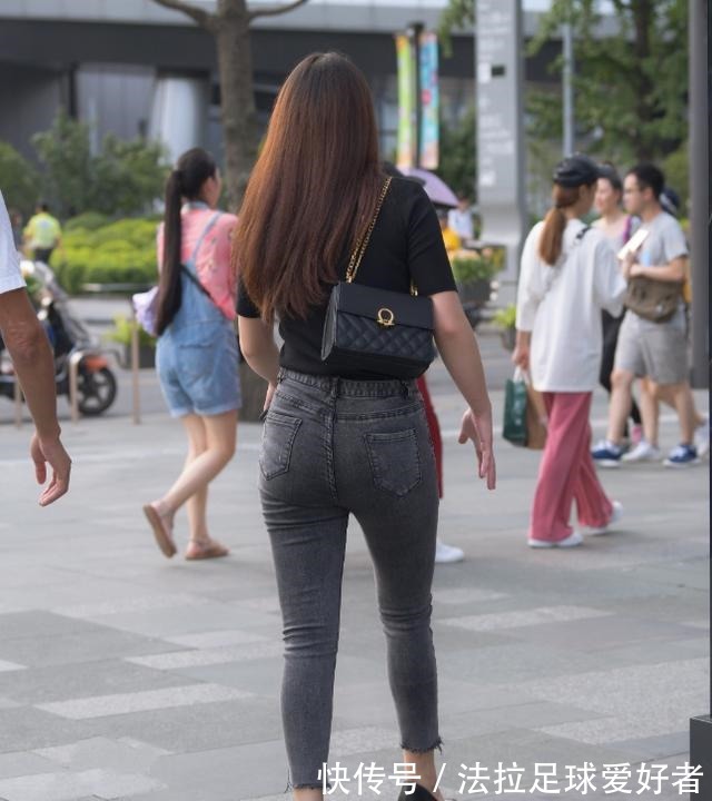 贵妇|新裤子买来先“剪掉”一截,贵妇有钱就是任性!