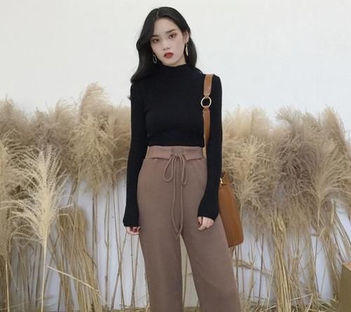  毛衣裙子两|有小肚子的女人，建议穿“轻熟风”套装，时髦百搭又新潮，贼美嫩