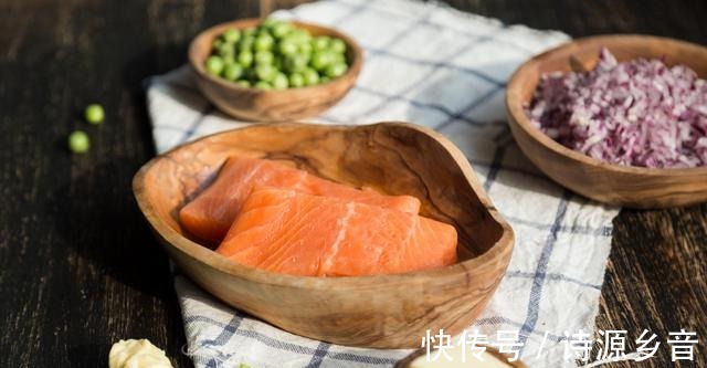 鲜香|用三文鱼制作早餐,鲜香可口,几分钟学会!