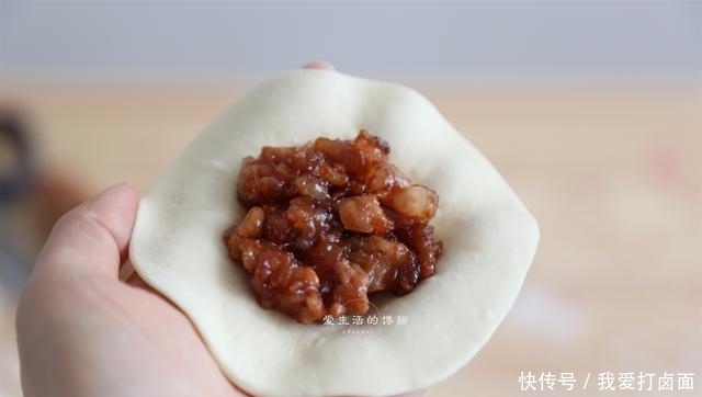 做包子不要只会加酵母,多加一样,包子白又胖,冷了也不发硬