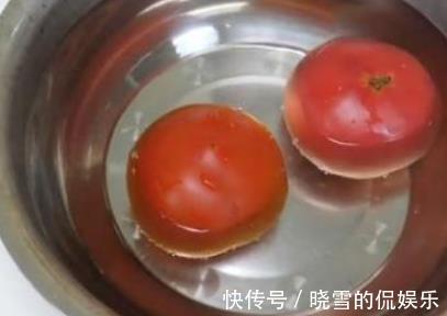 勺子|西红柿去皮最忌用开水烫,教你2个小妙招,快速去皮营养不流失!