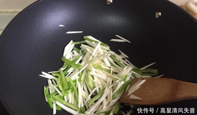 冬天,吃菠菜吃白菜,不如吃它,清爽可口,营养极高,不懂太可惜