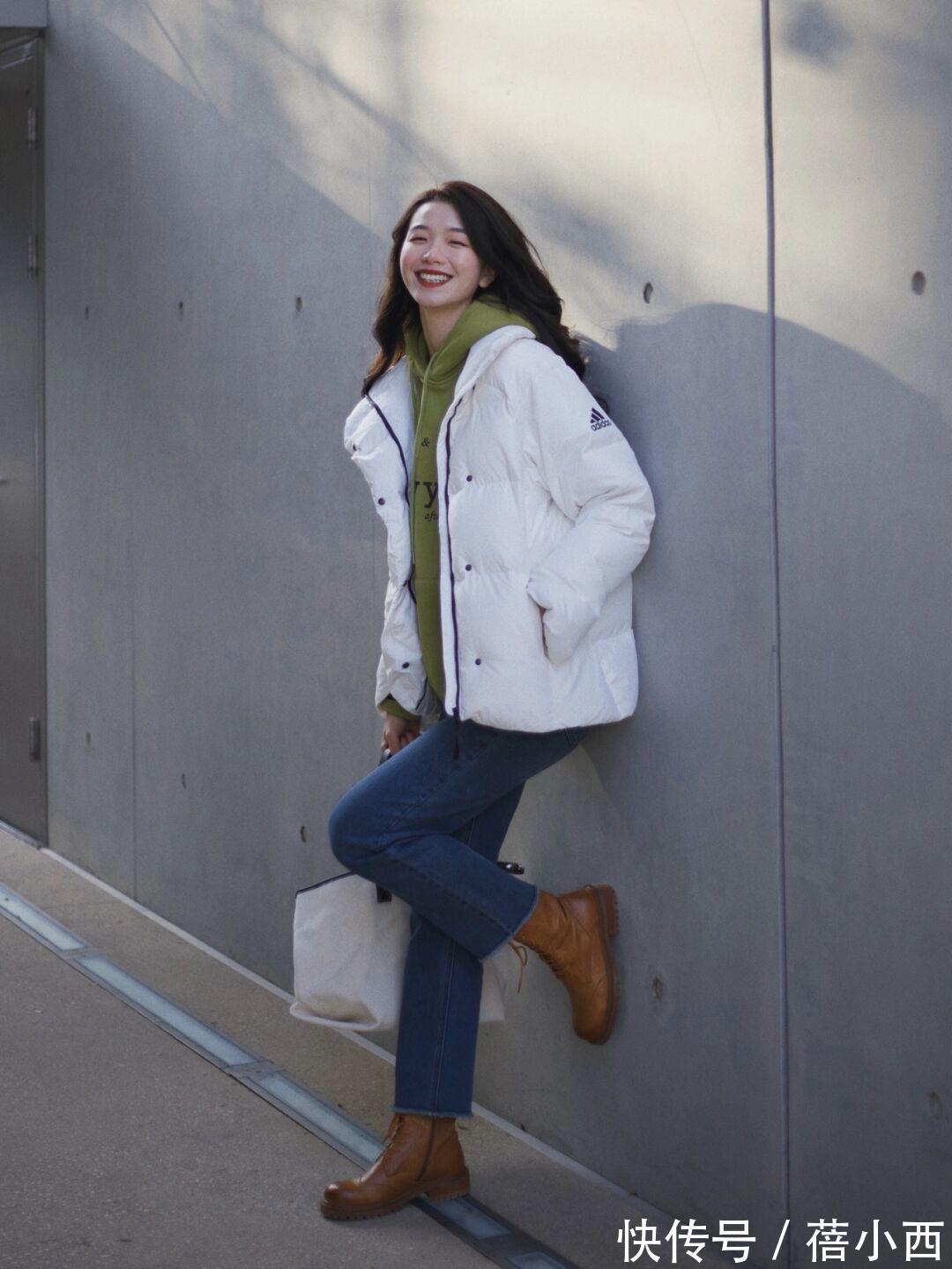 毛衣 如何将基础款羽绒服穿出时尚感?这几点搭配小技巧,越早知道越好