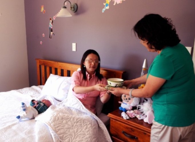 安娜|“出月子还这么矫情”,从怀孕到生娃,宝妈只有一个月“假期”吗