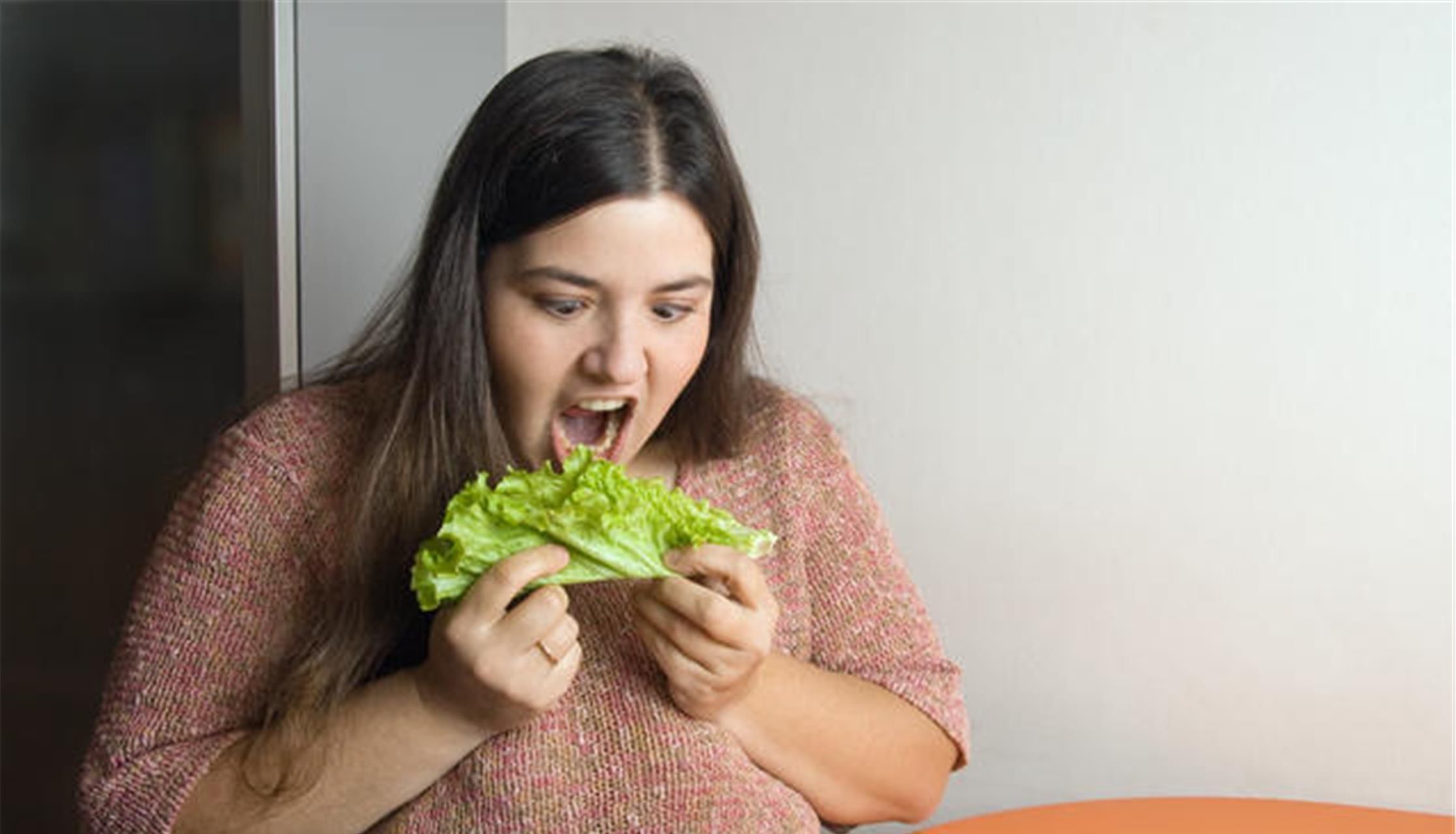 食物|4种食物,看似没热量,实则可能越吃越胖,减肥的人别贪嘴