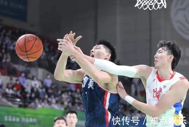 周琦|三喜临门！郭艾伦“自恋”发图庆祝，周琦的话让新疆男篮更尴尬了
