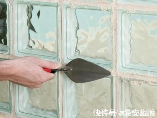 玻璃砖|朋友家又火了,打通了阳台砌玻璃砖,实用2倍邻居都踏破门槛来看