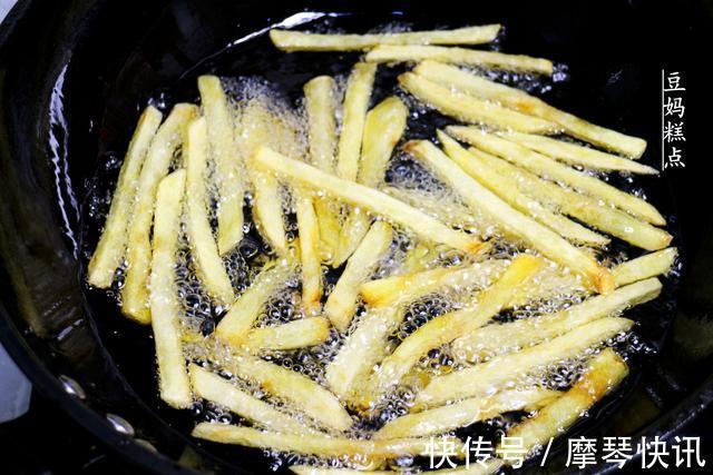 教你自制正宗炸薯条,4块钱做2大盘,酥脆香软,口感不输肯德基
