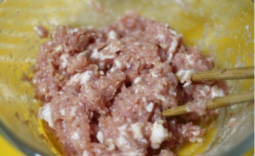 这个季节蒸包子,最爱用它做馅