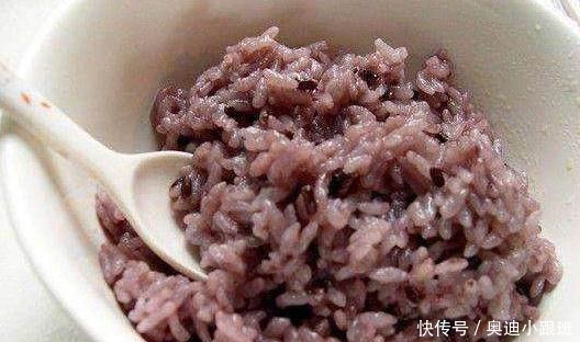 糖尿病发病就伴随终身, 跟生活中的两个坏习惯有关, 很多人都有!