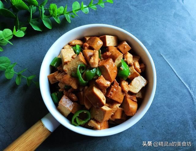 天冷，建议多吃这道家常菜，简单一炒好吃又营养，还不用担心长肉