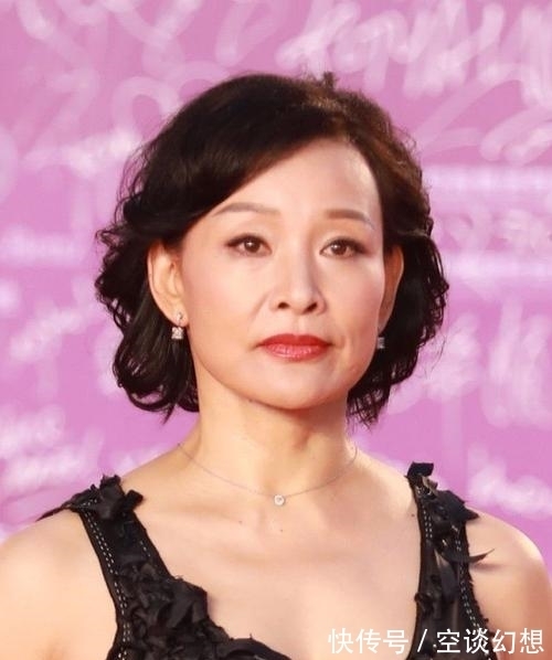 黄一|毁掉央视春晚宣誓效忠美国，弃养中国双胞胎的陈冲，现在怎样？