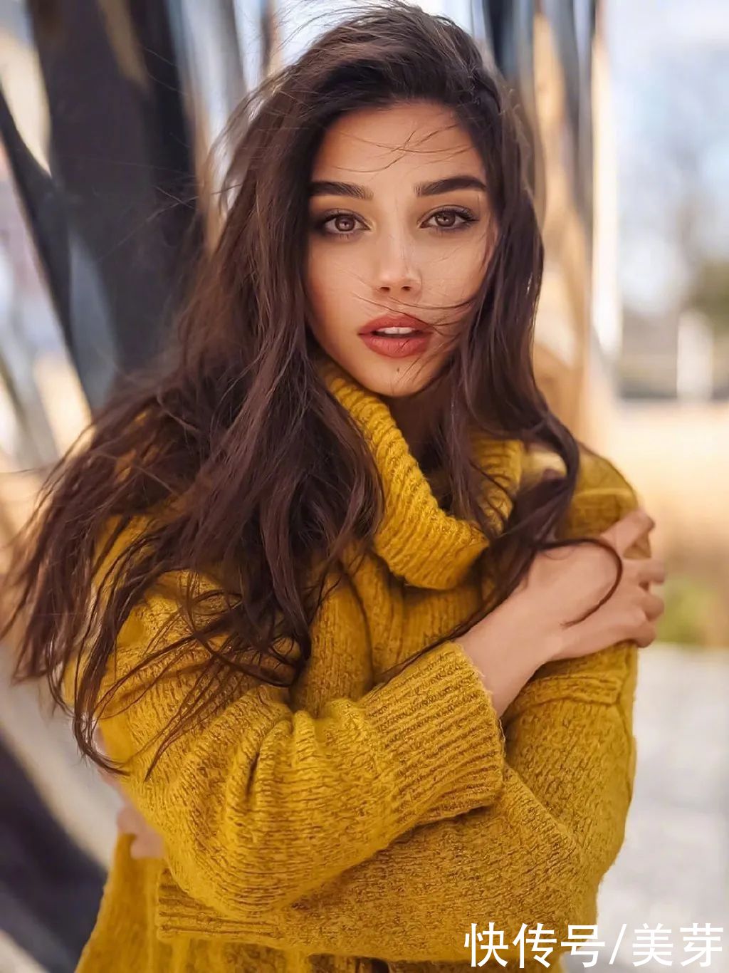 大衣里面穿什么？这4款绝美内搭，让你时髦一整个冬天