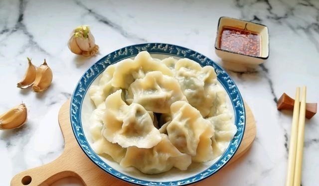 入秋后，就馋这个馅的饺子，东北人就好这一口，比萝卜韭菜鲜多了