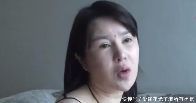 整容的代价：女子花27万却越整越丑，假胸挨着锁骨，笑起来瘆人