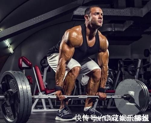 训练日|硬拉练腿又练背，健身硬拉的安排，是安排在背部进行还是腿部进行