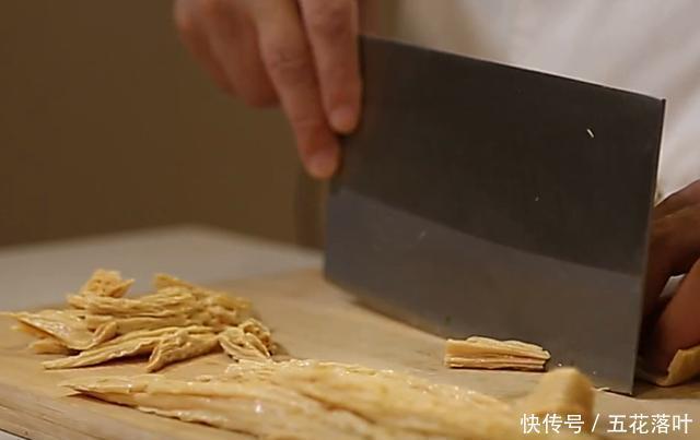 爱吃|孩子爱吃的黄瓜炒腐竹,鲜嫩爽口,美味营养,吃一次念念不忘