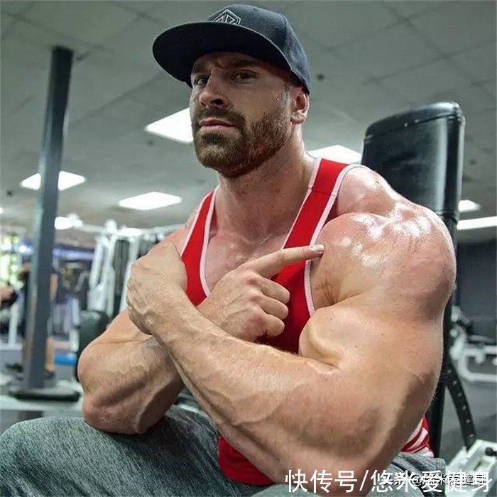小力王|身高191公分的肌肉男，被誉为“健身界的小力王”，手臂力量强大