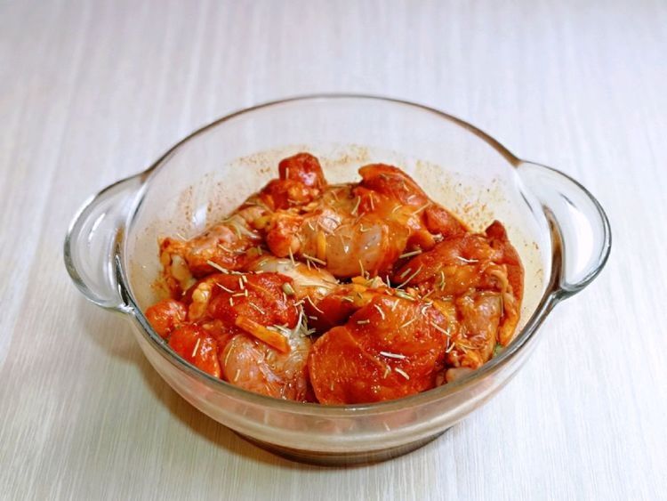 烤好之后出锅装盘即可享用，香气逼人，味道特别棒。