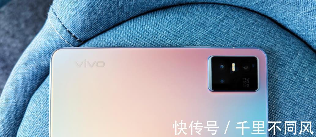 美颜|vivo S10 Pro能让出游时的自拍变得有多不一样？好看而又不腻