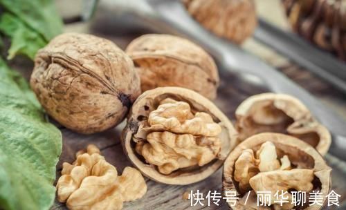 香甜|核桃加一宝煮粥喝,气血好了,睡得香甜,记忆力也越来越好!