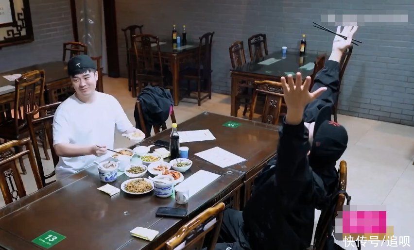 邓超陈赫默契过头,还有熟悉的跑男味道!但他们坑了《五哈》全团