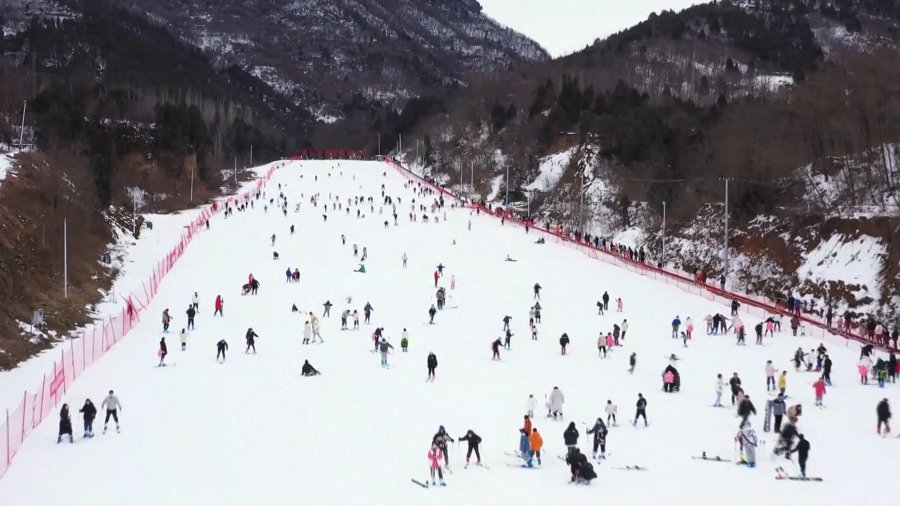 滑雪热|高涨的滑雪热背后：亏损下加注投资，旱地雪场有望霸屏全季