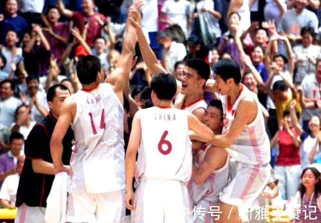 美国男篮|男篮史上唯一次胜美国,为何被批作弊?中国三大长城疑似超龄参赛