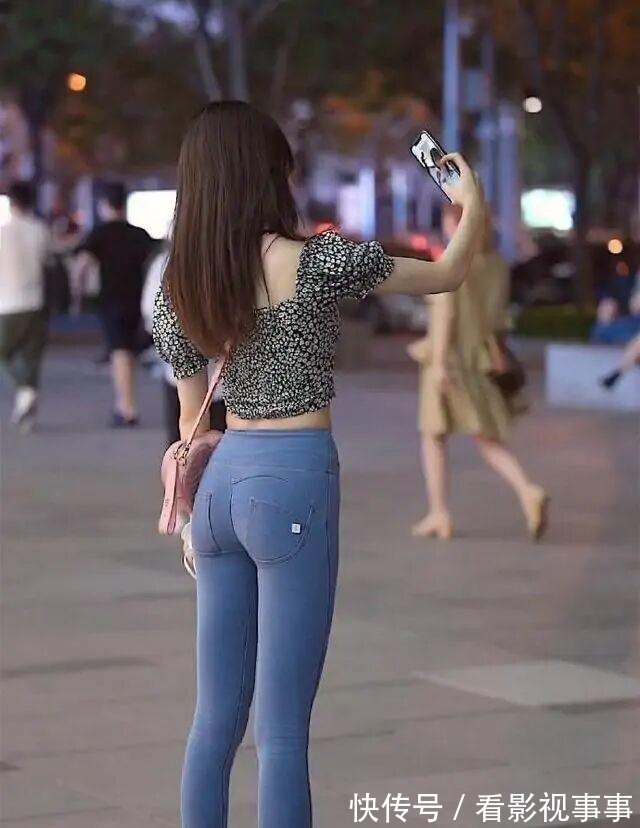 打底裤 高腰的打底裤设计显得飘逸有型,优雅气质完美展露出来,更有美感!