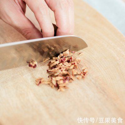 早晨来一碗小米南瓜卷，大人小孩都爱吃