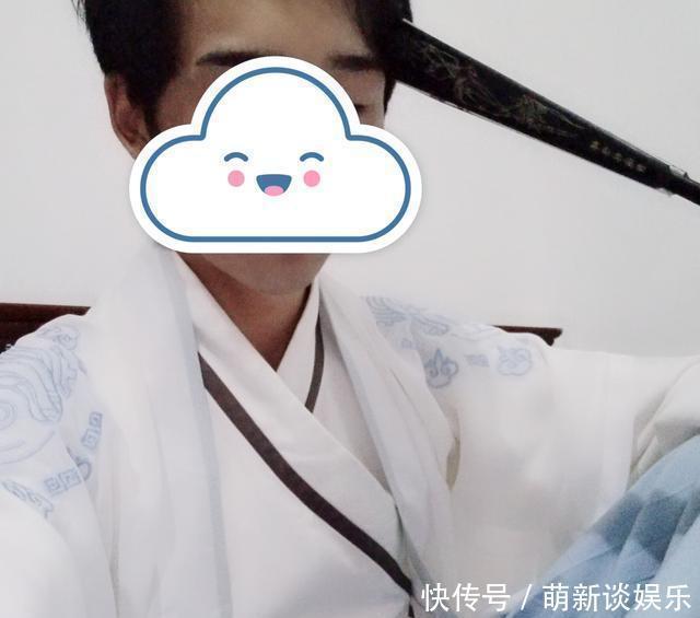 都是右衽|刚买了套汉服,这样穿哪里不对