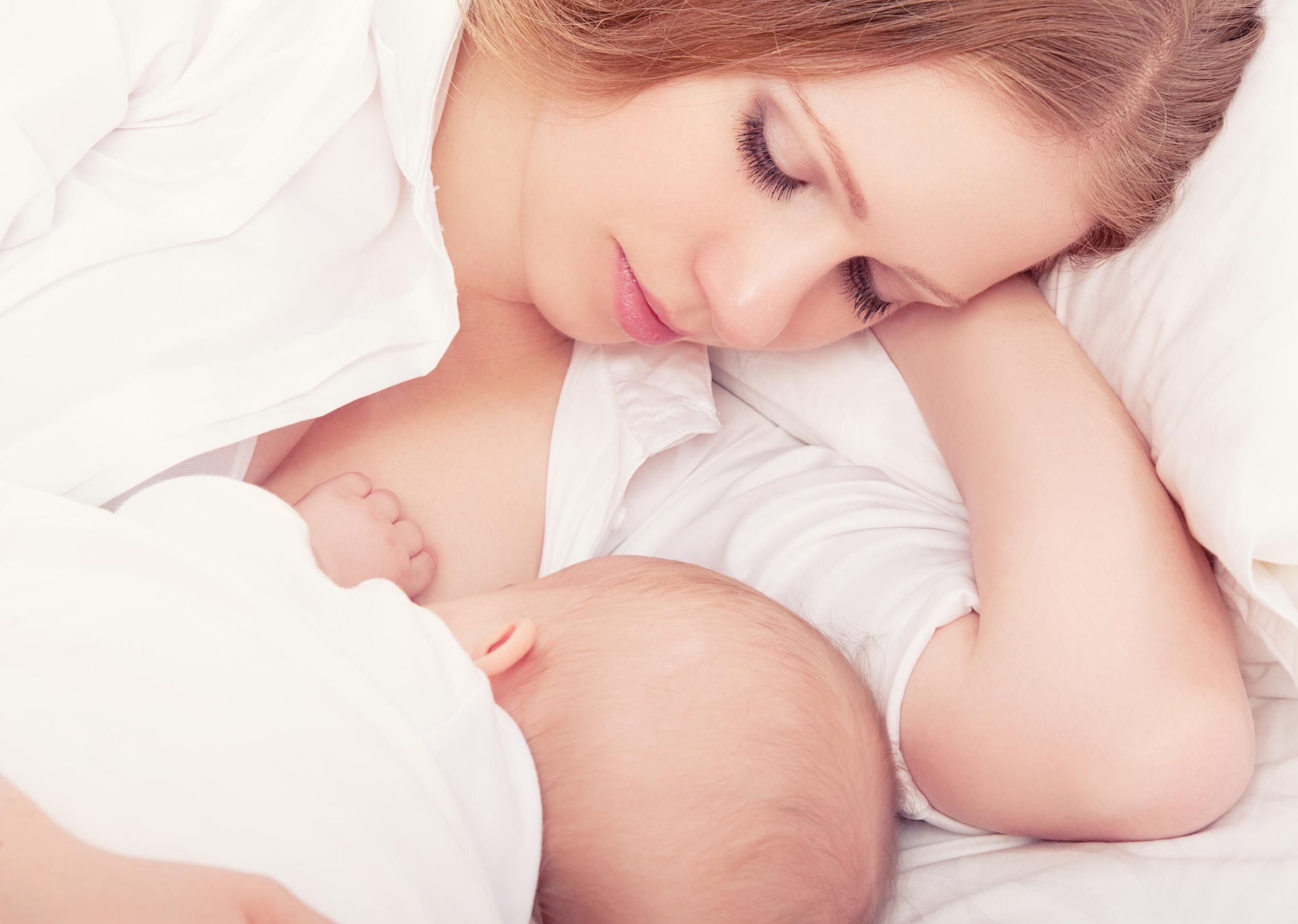 睡眠时间|母乳喂养宝宝好处多，不过你喂对了吗？医生：应该注意几个要点